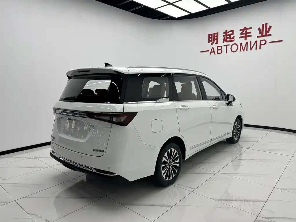 Wuling Jiachen — фото 4