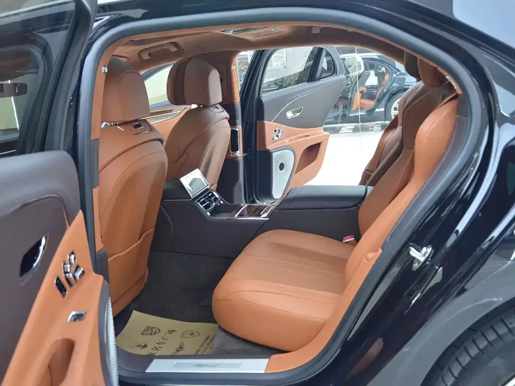 Bentley Flying Spur PHEV — фото 6