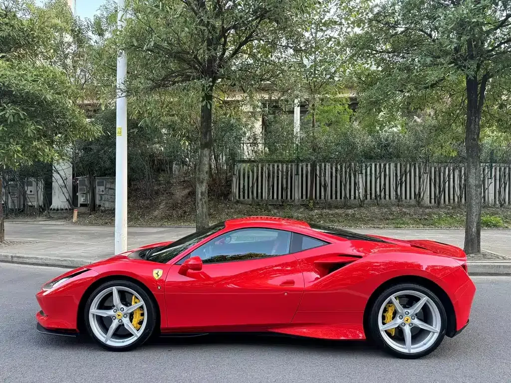 Ferrari F8 — фото 5