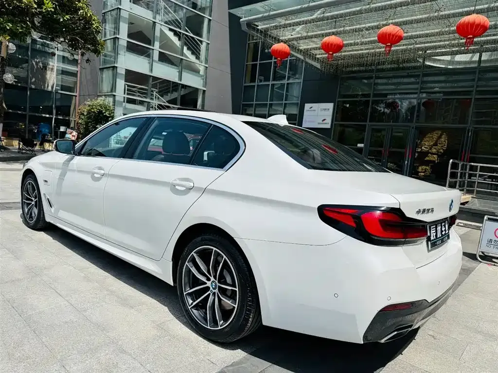 BMW 5 Series New Energy — фото 10
