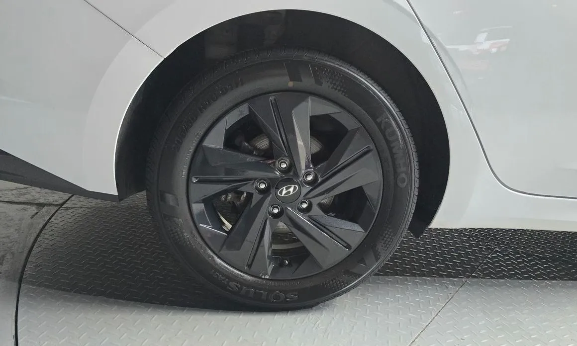 Hyundai AVANTE — фото 6