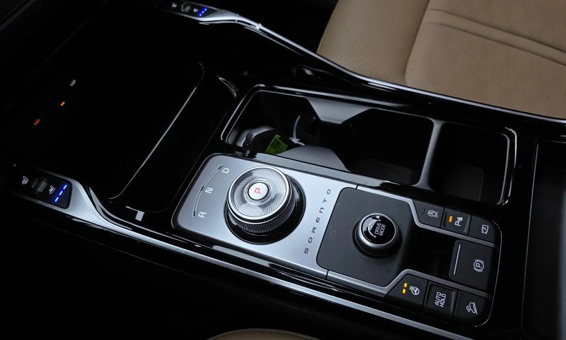 Kia Sorento — фото 8