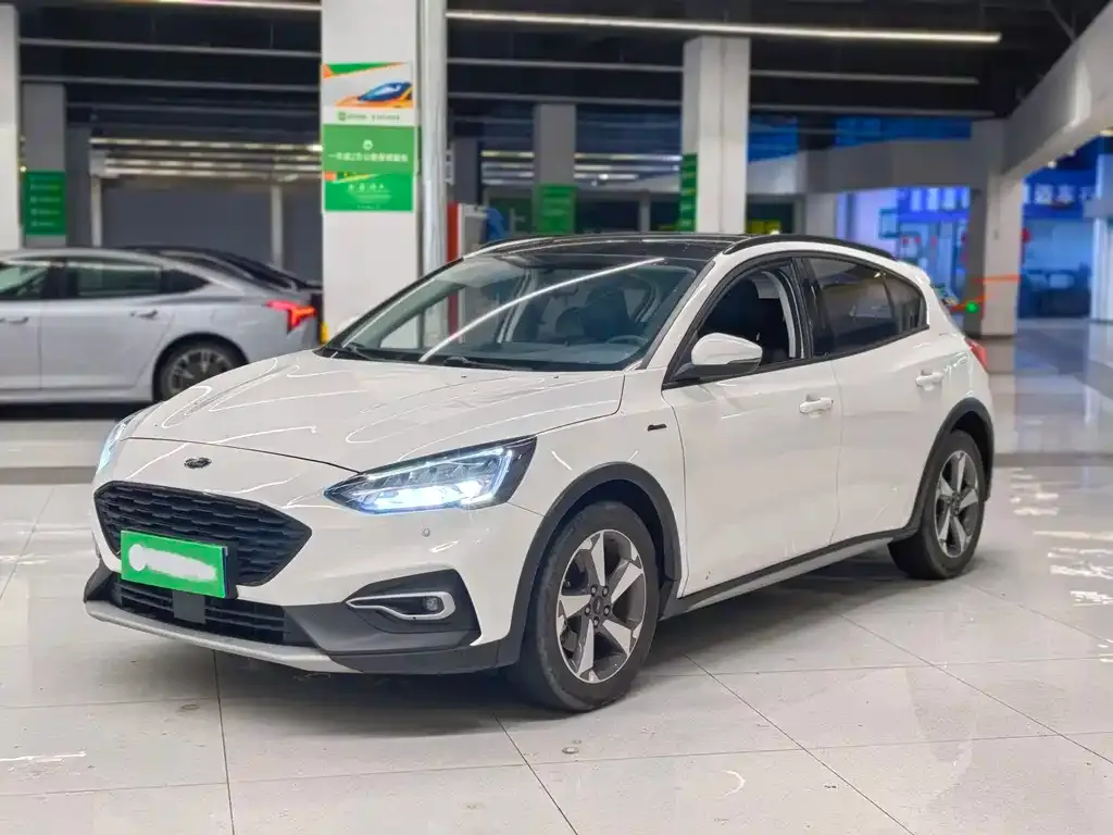 Ford Focus Active — фото 1