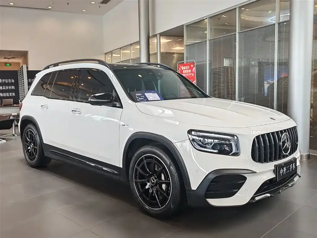 Mercedes-Benz GLB AMG — фото 4