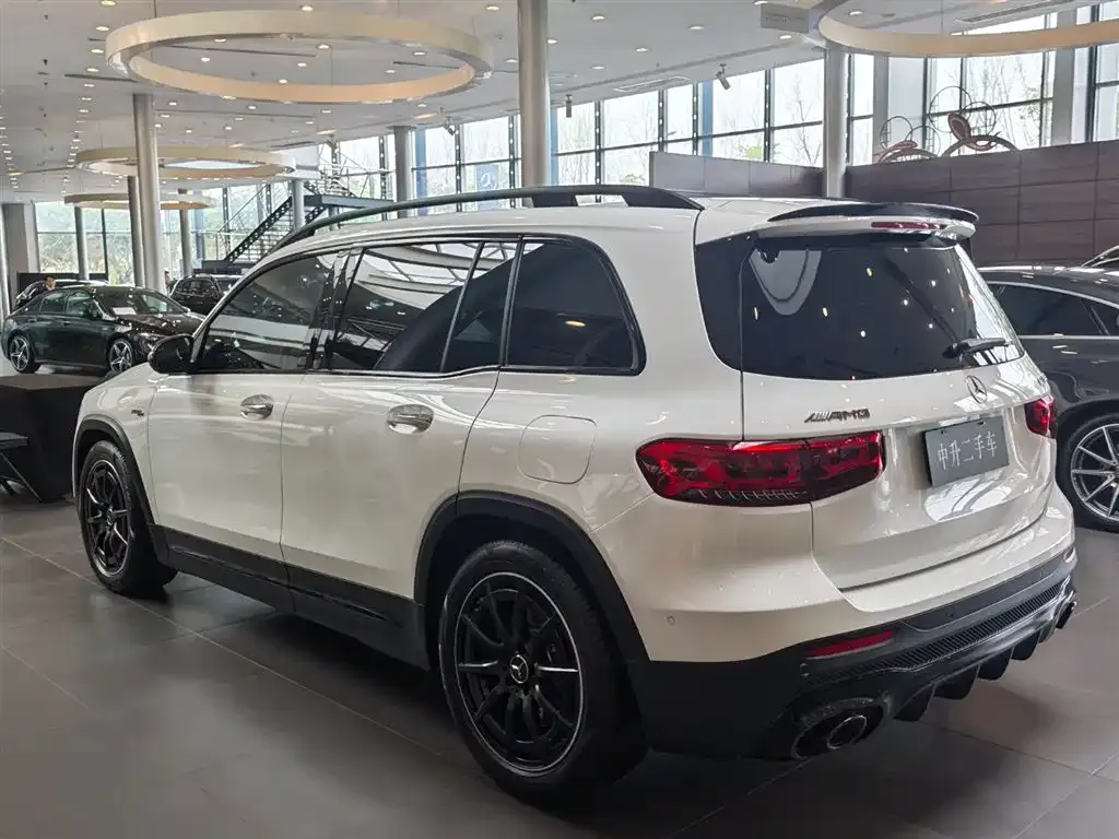 Mercedes-Benz GLB AMG — фото 8