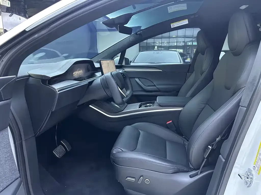 Tesla Model X — фото 3