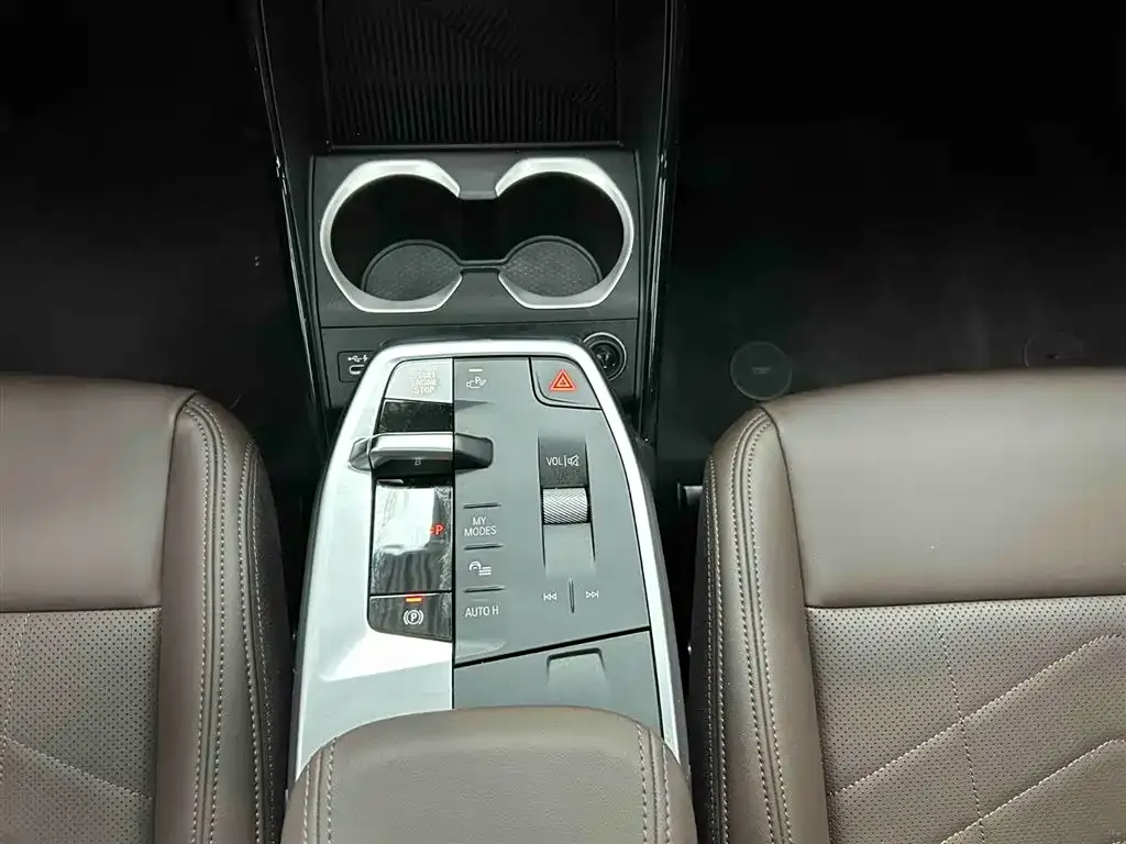 BMW X1 — фото 9
