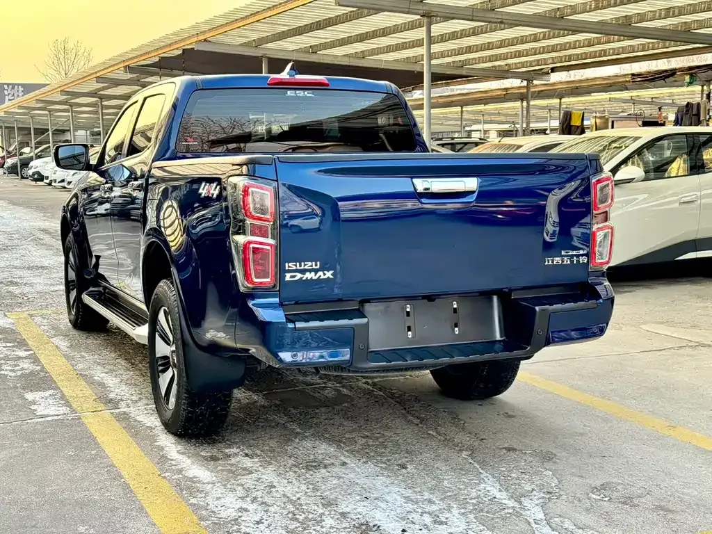 Isuzu D-MAX — фото 9