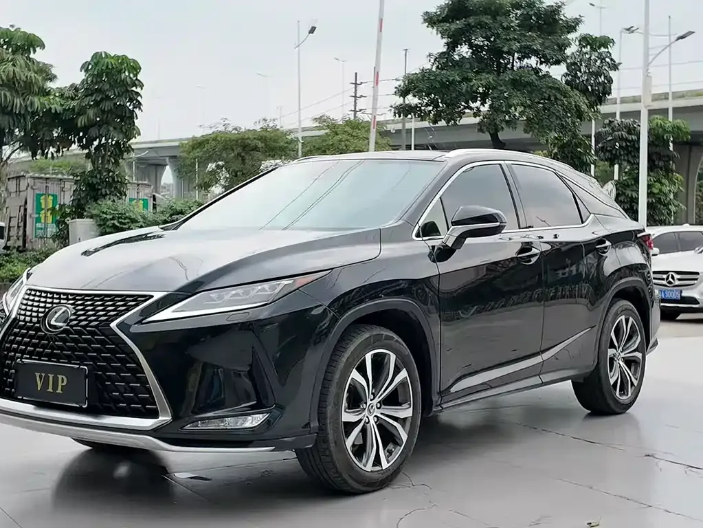 Lexus RX — фото 1