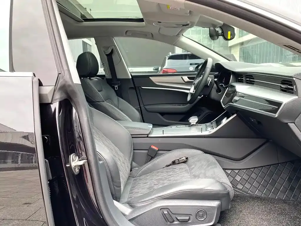 Audi A7L — фото 3