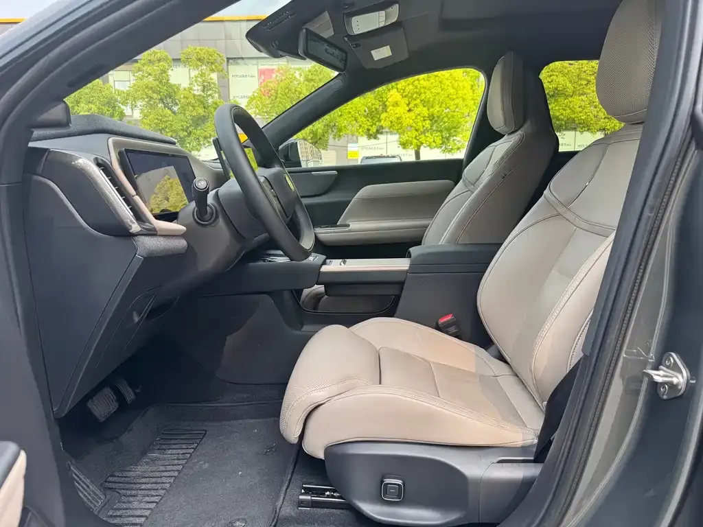 Volvo XC70 Plug-in Hybrid — фото 7