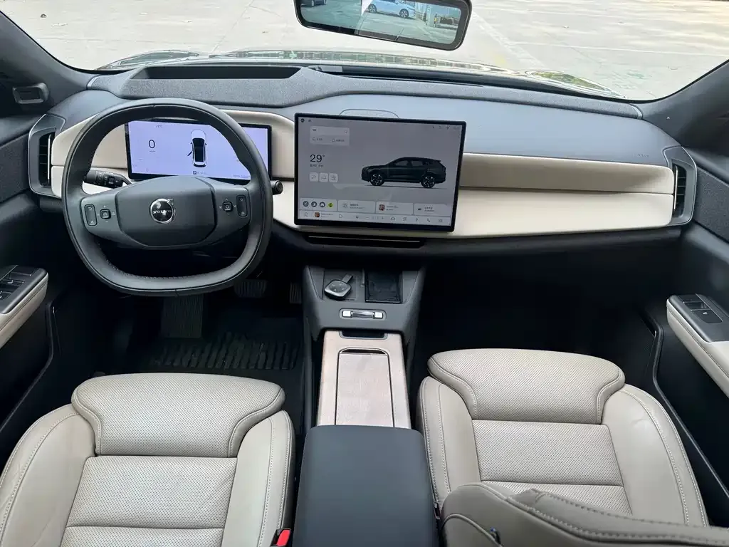 Volvo XC70 Plug-in Hybrid — фото 6