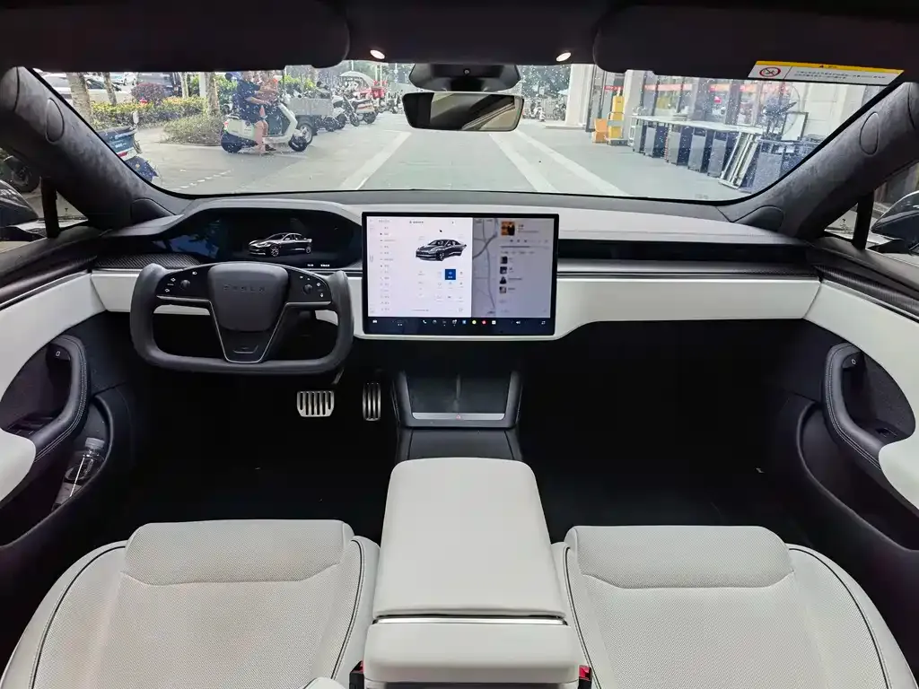 Tesla Model S — фото 6