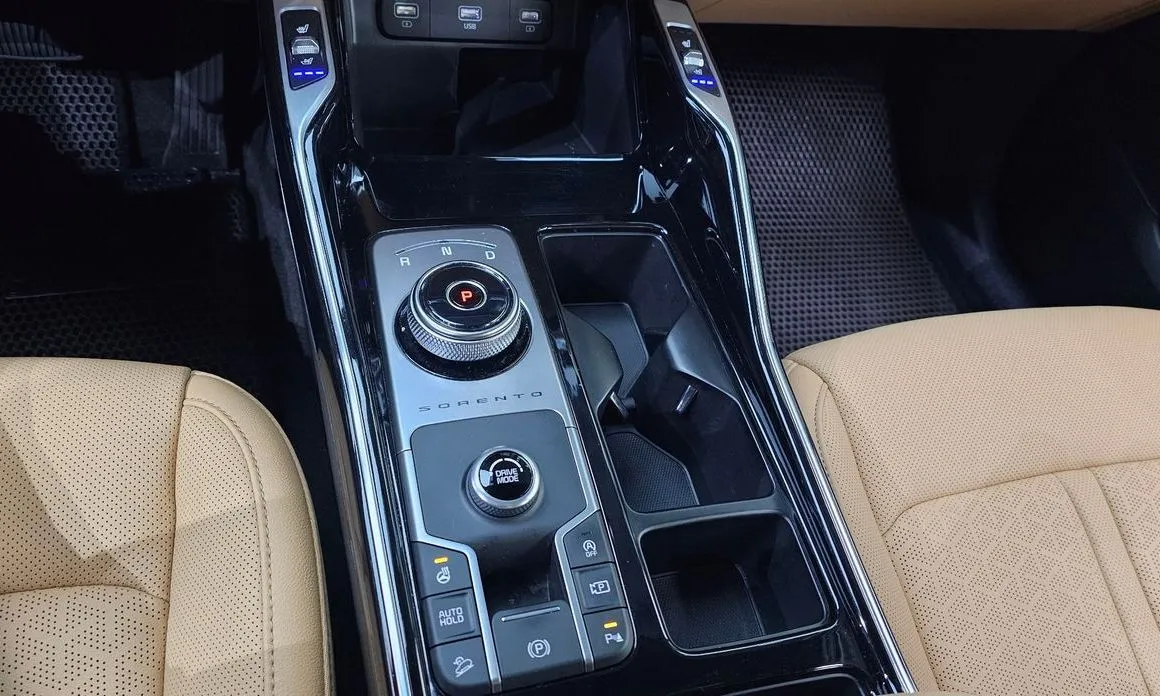 Kia Sorento — фото 6