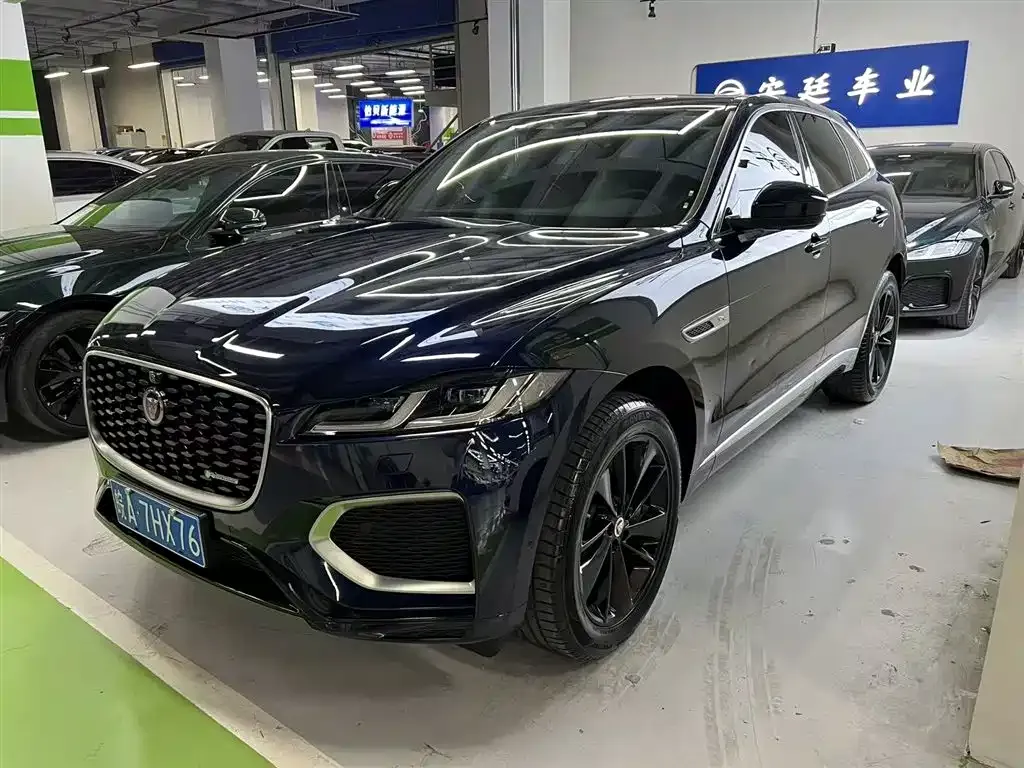 Jaguar F-PACE — фото 1