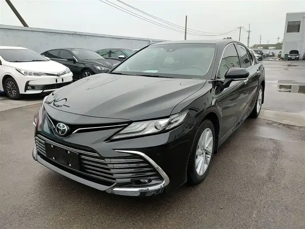 Toyota Camry — фото 3