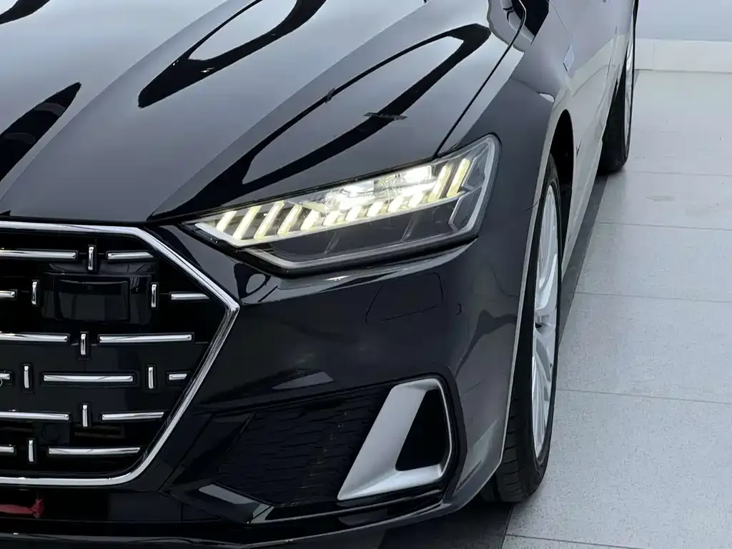 Audi A7L — фото 10