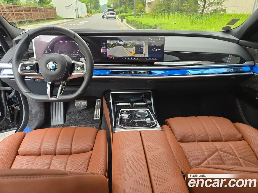 BMW 7-Series — фото 10