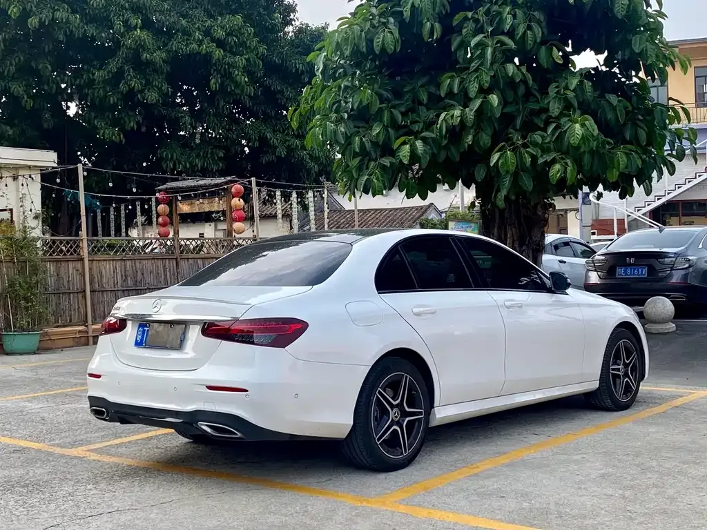 Mercedes-Benz E-Class (Import) — фото 9