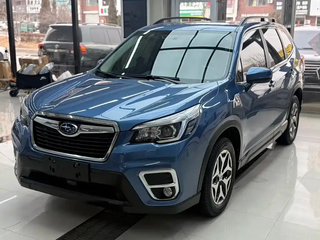 Subaru Forester — фото 1