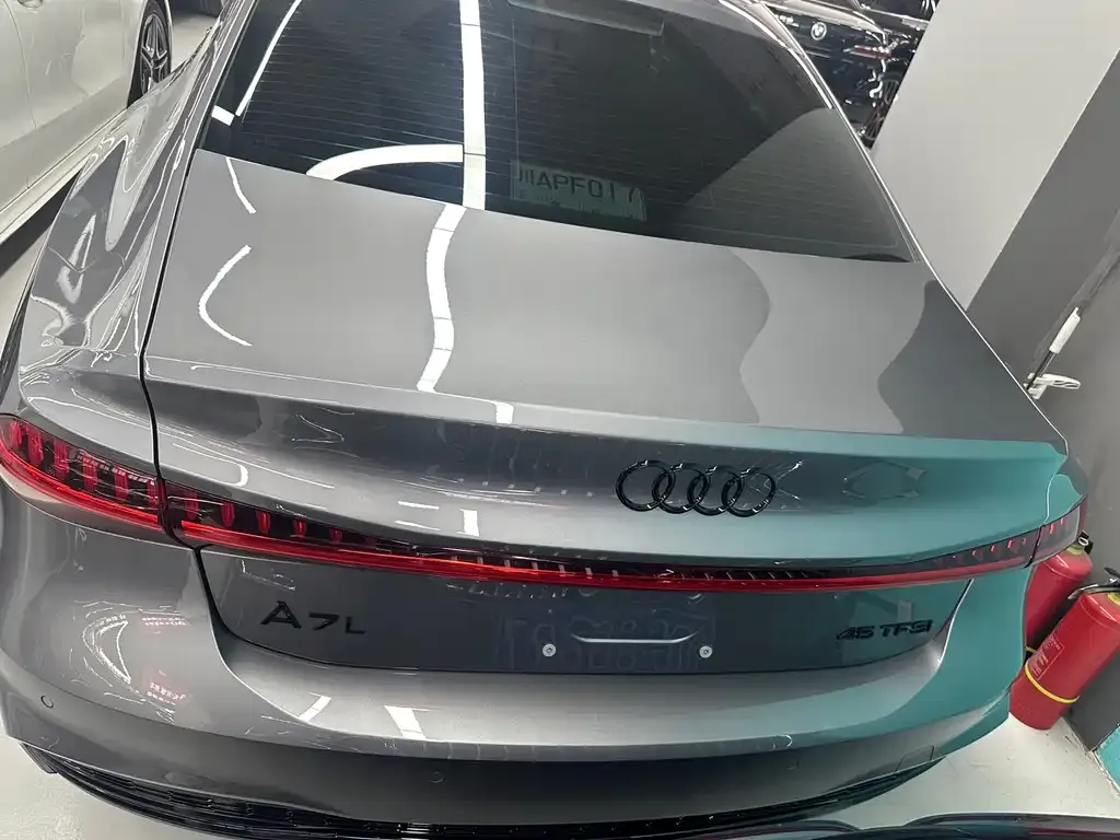 Audi A7L — фото 2
