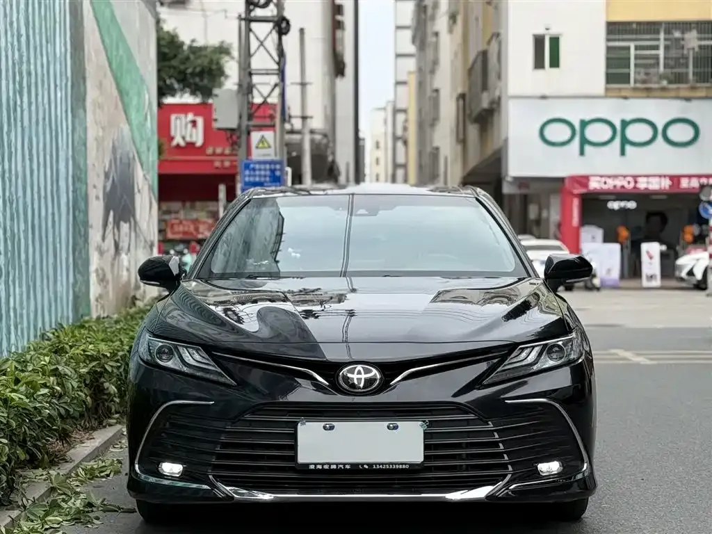 Toyota Camry — фото 8