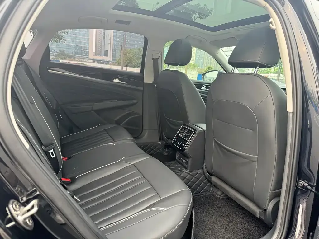Volkswagen Passat — фото 8