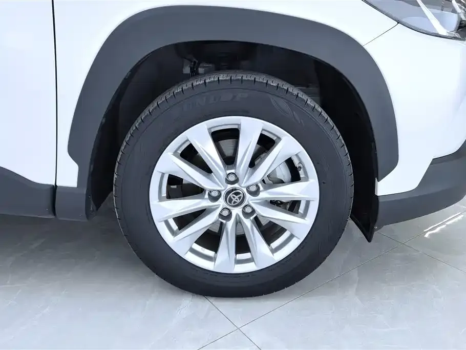 Toyota Corolla Cross — фото 4