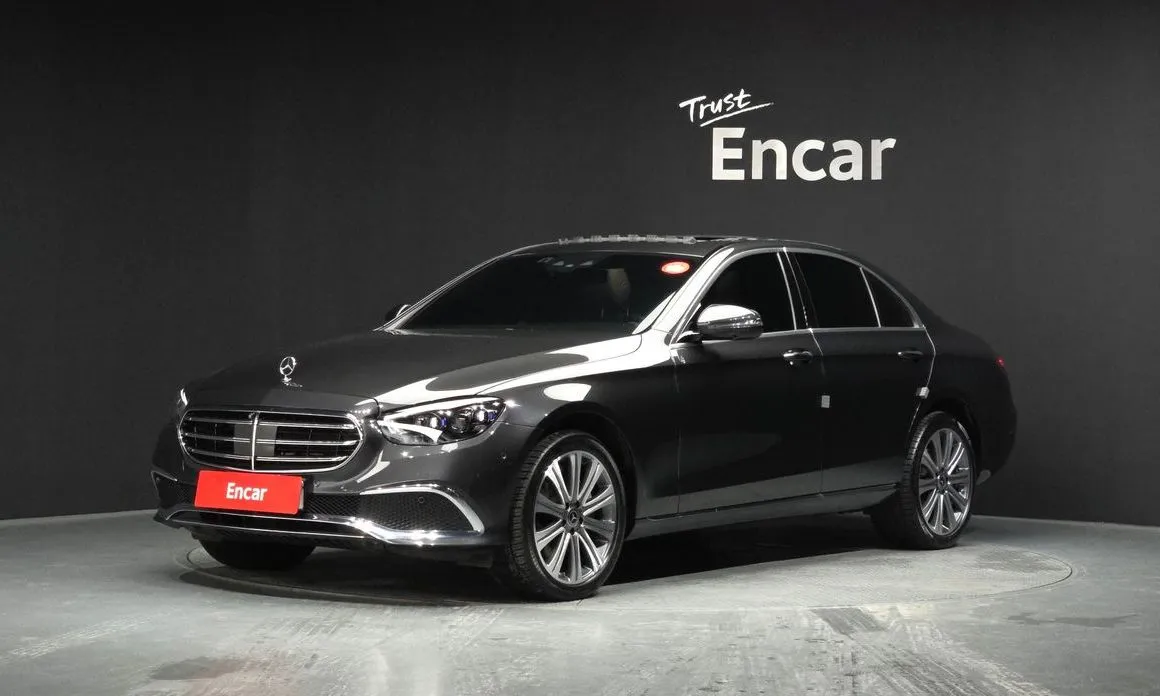 Mercedes-Benz E-Class — фото 1