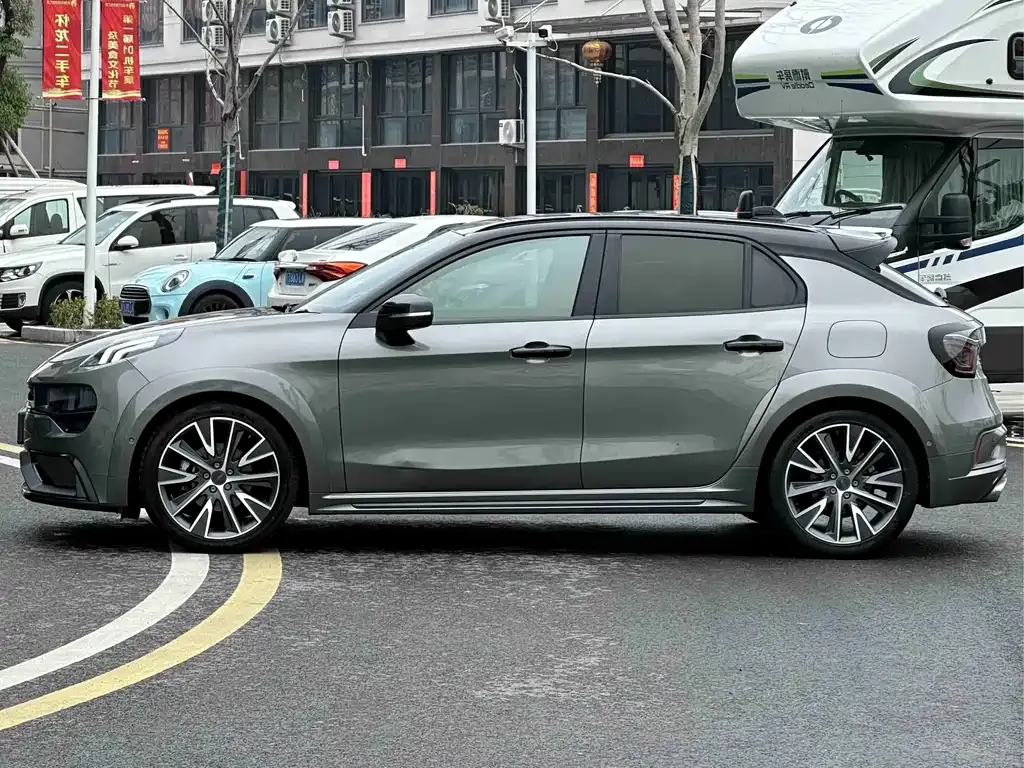 Lynk & Co 02 Hatchback — фото 9