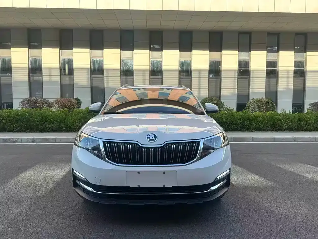 Skoda Kamiq — фото 8