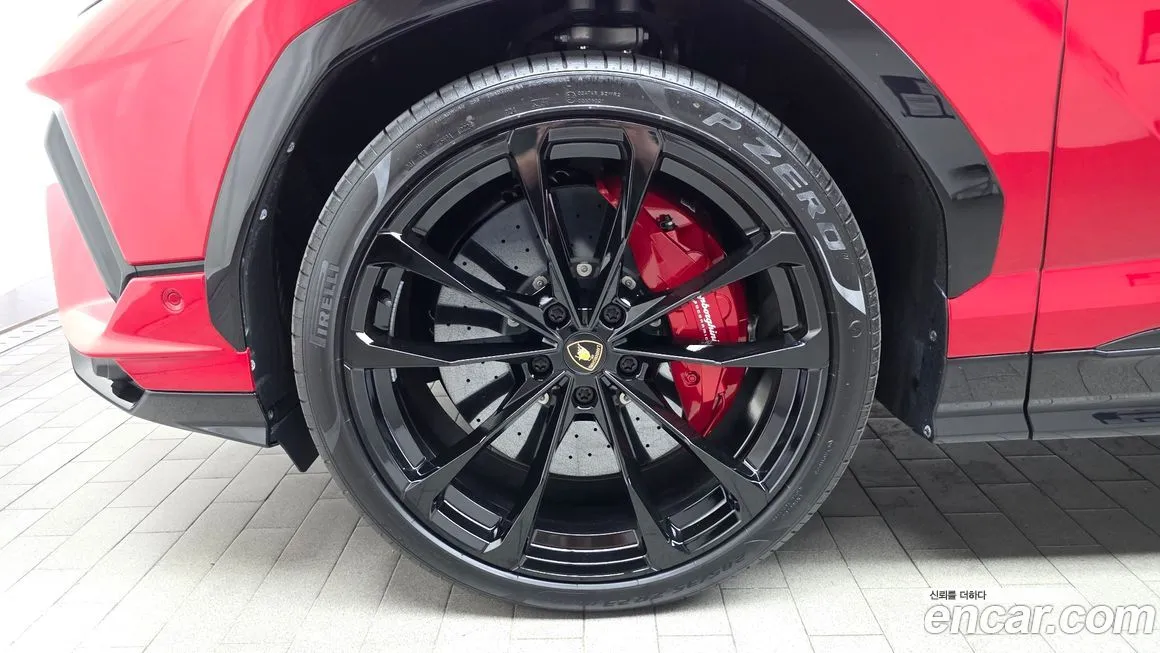 Lamborghini Urus — фото 7
