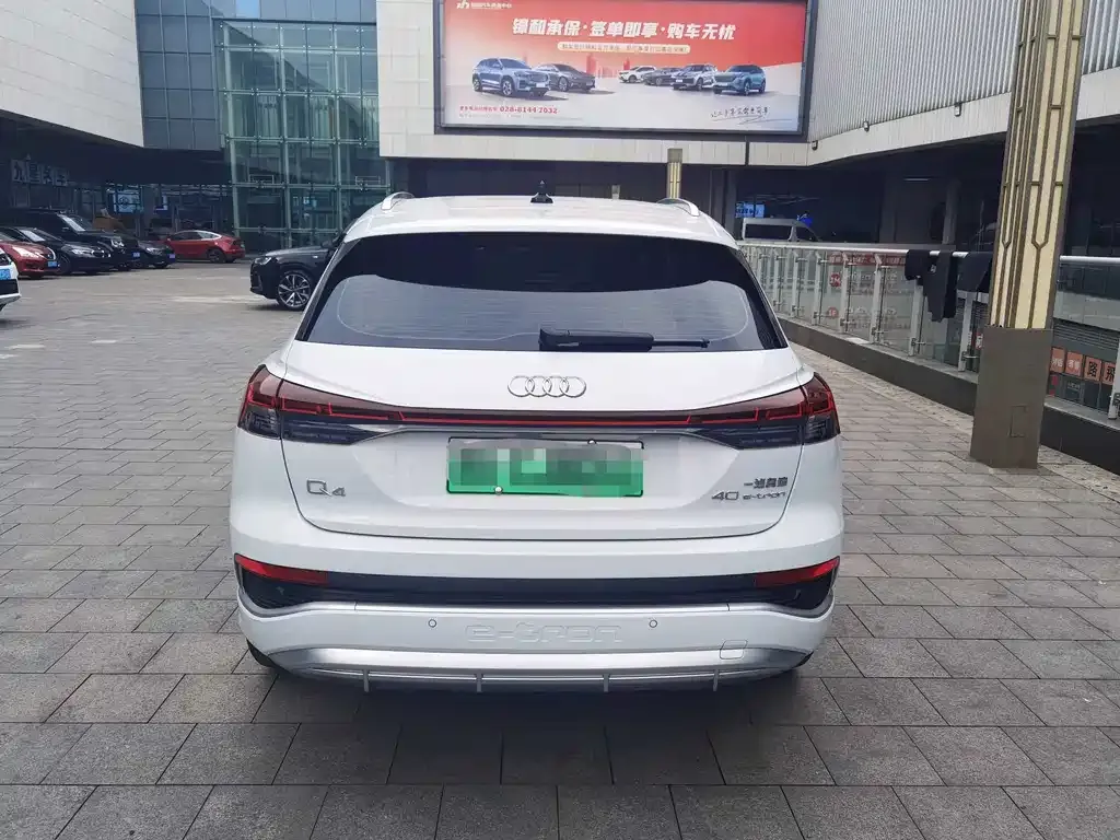 Audi Q4 e-tron — фото 10