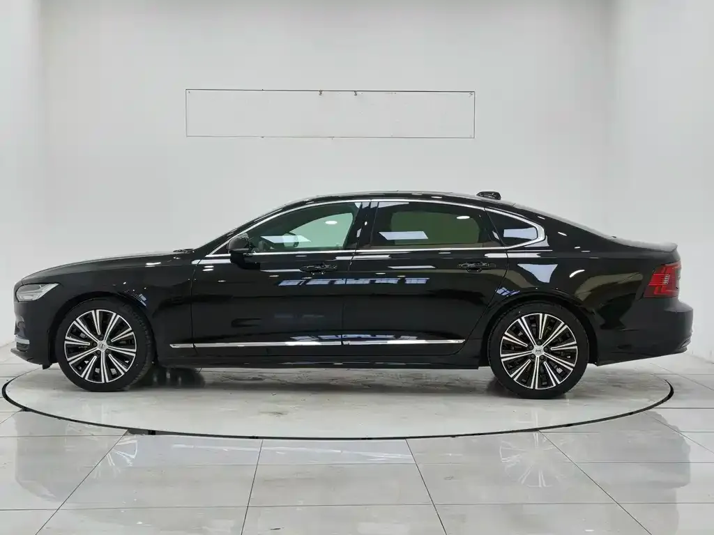 Volvo S90 — фото 4