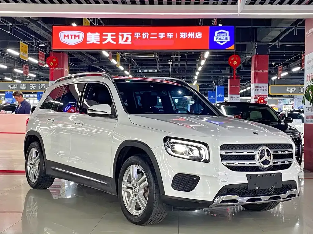 Mercedes-Benz GLB — фото 9