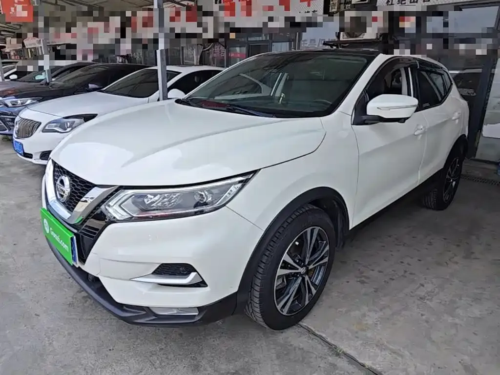 Nissan Qashqai — фото 1