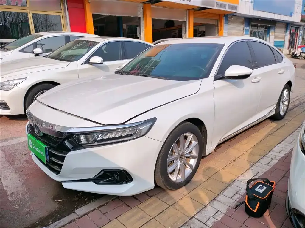 Honda Accord — фото 1