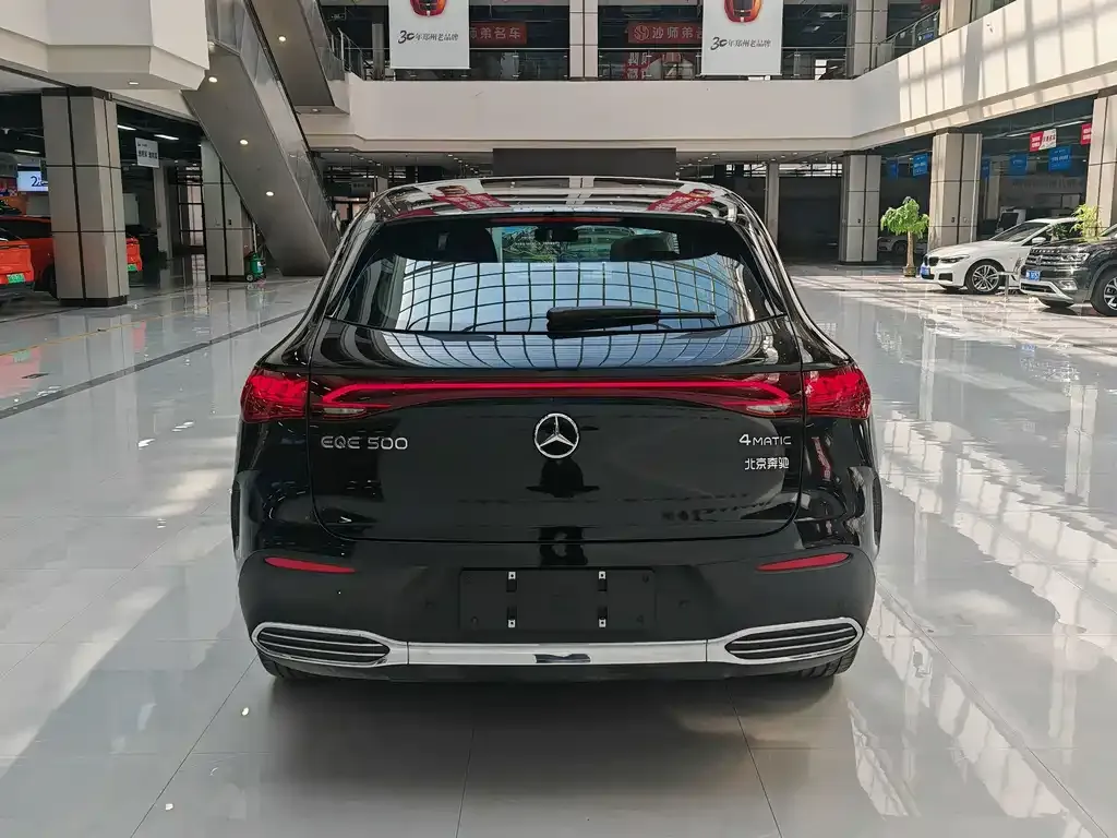Mercedes-Benz EQE SUV — фото 5