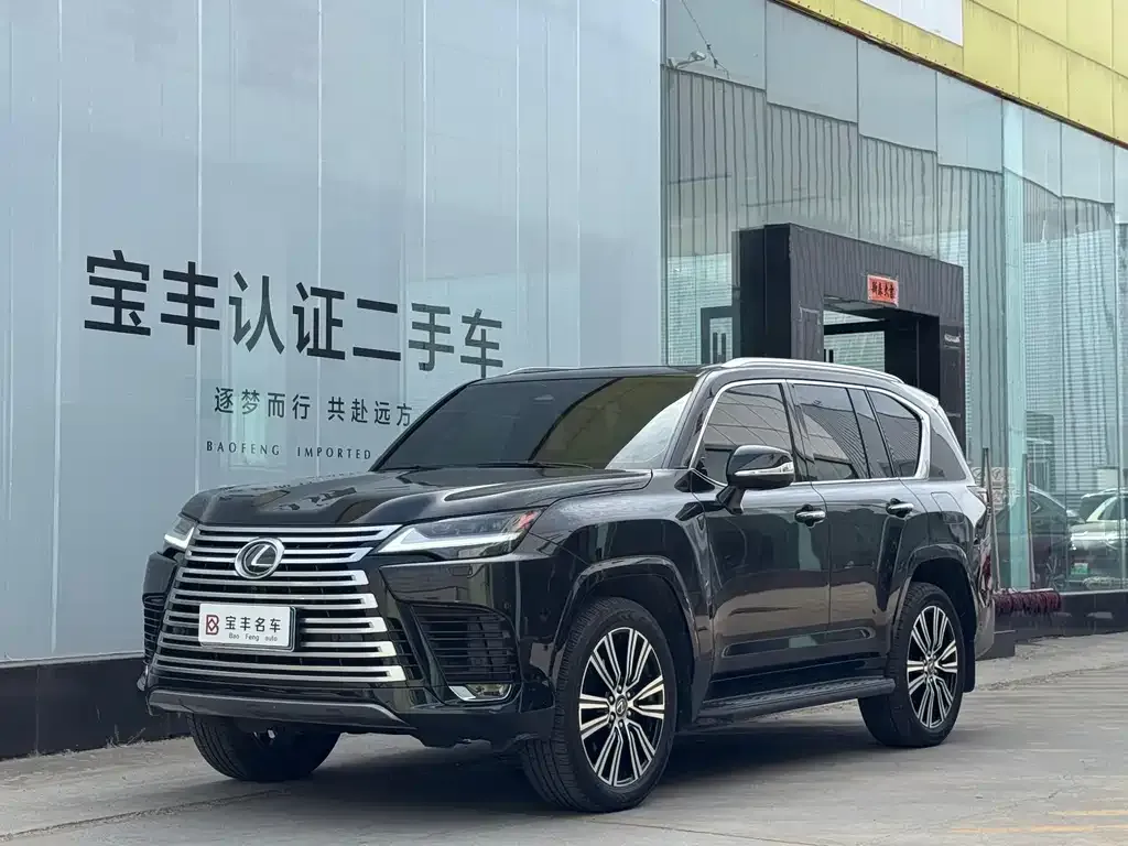 Lexus LX — фото 1