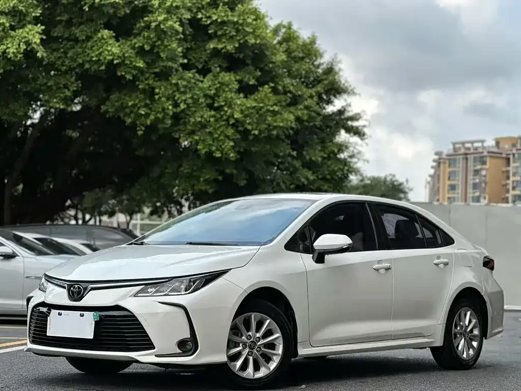 Toyota Corolla — фото 7
