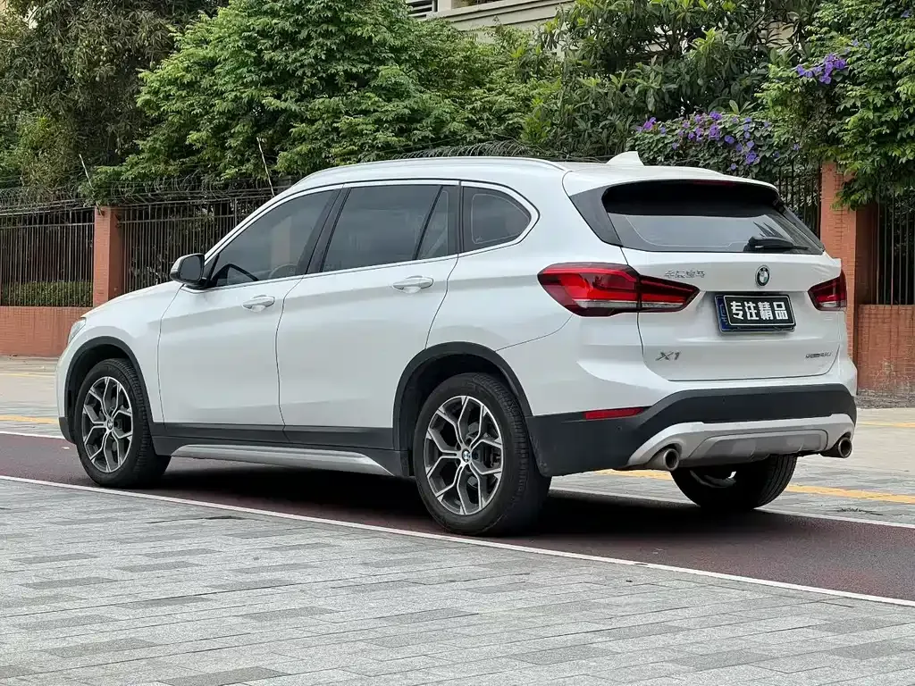 BMW X1 — фото 9