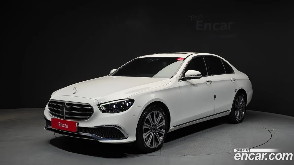 Mercedes-Benz E-Class — фото 1