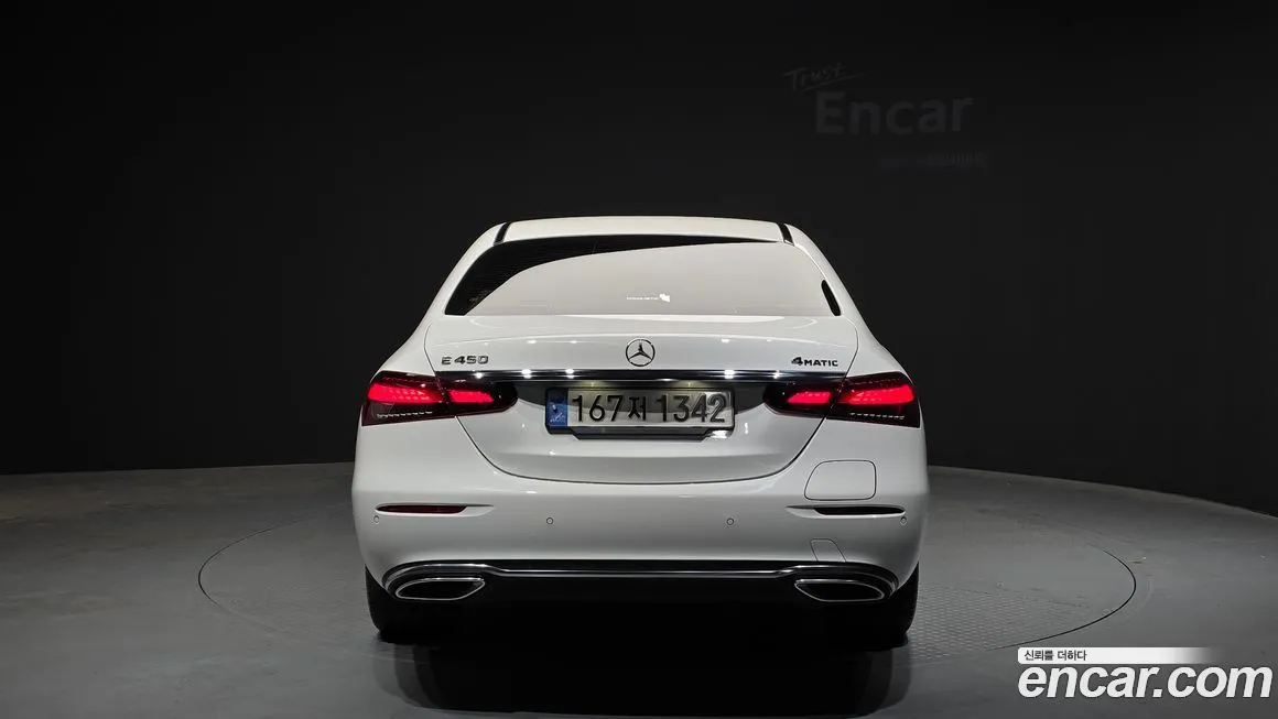Mercedes-Benz E-Class — фото 4