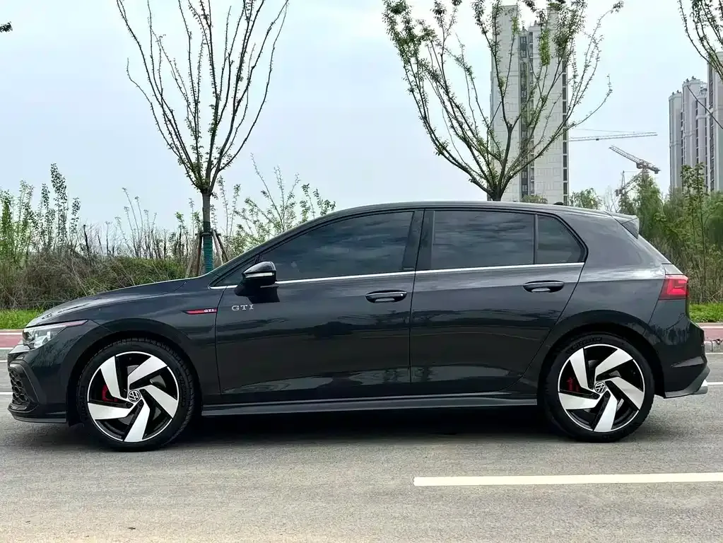 Volkswagen Golf GTI — фото 9