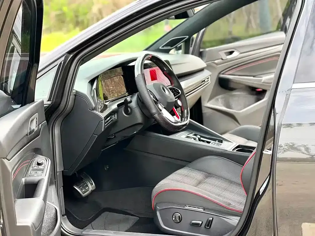 Volkswagen Golf GTI — фото 4
