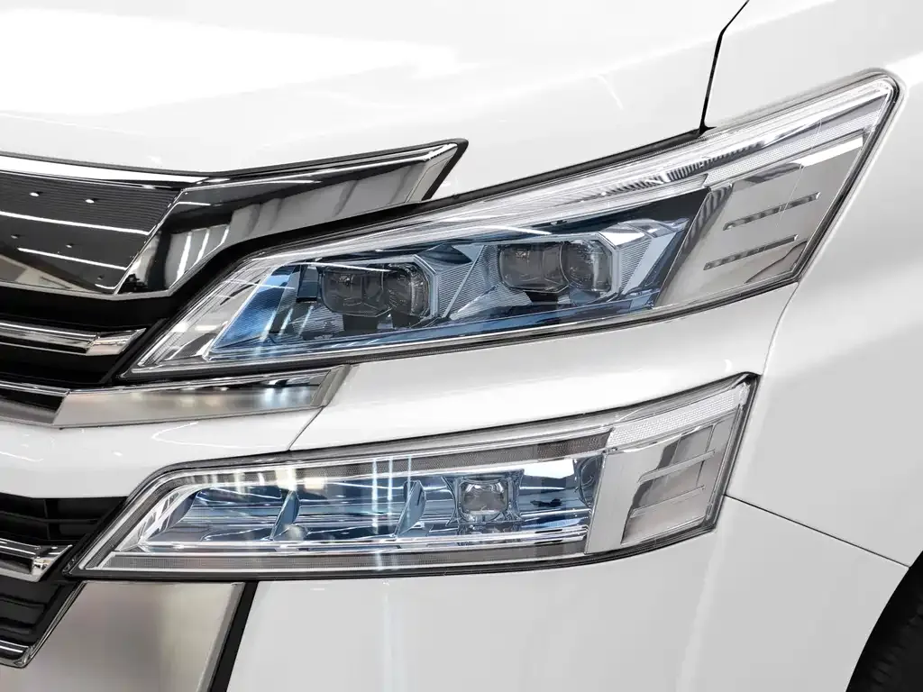 Toyota Vellfire — фото 7