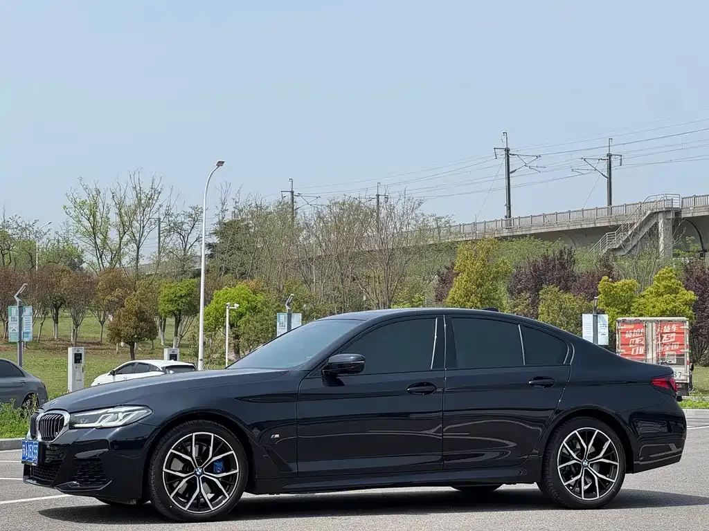BMW 5 Series (Import) — фото 1