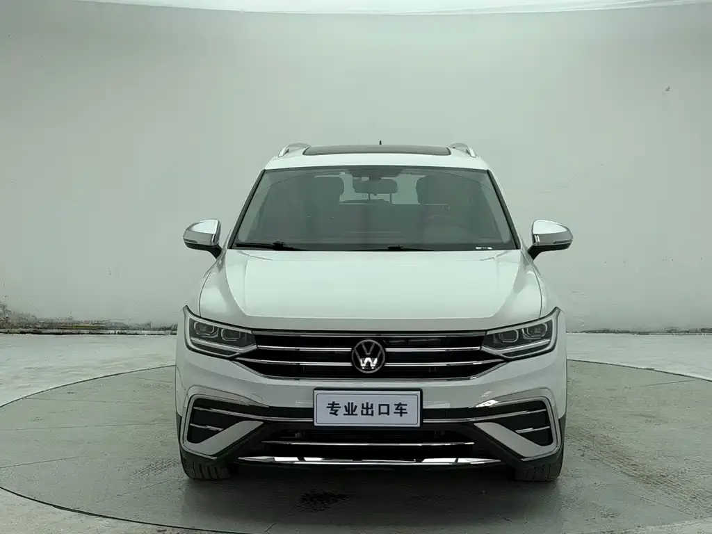 Volkswagen Tiguan L — фото 6
