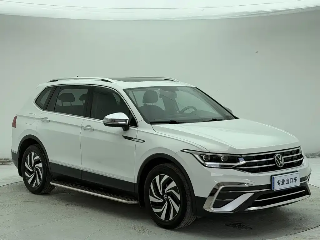 Volkswagen Tiguan L — фото 9