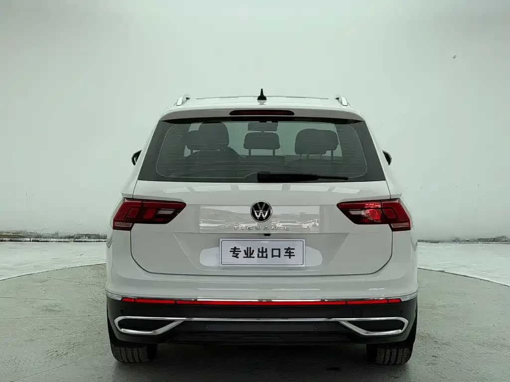 Volkswagen Tiguan L — фото 2